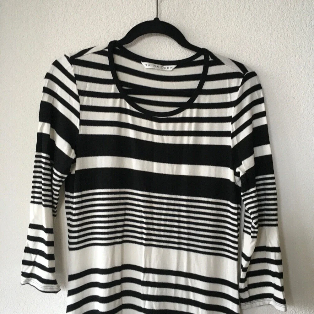 Trina Turk Dress Medium Women black white Stripe 3/4 sleeves‎ Asymmetrical Hem